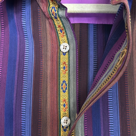 Robert Graham Knowledge Wisdom Truth Button Down with Embroidery - Picture 7 of 7